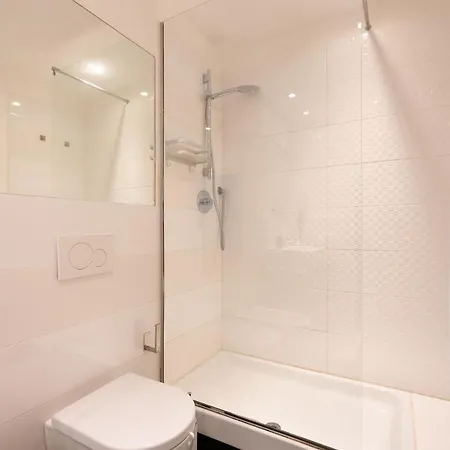 Daire Historic Suite A Few Steps From Duomo Floransa